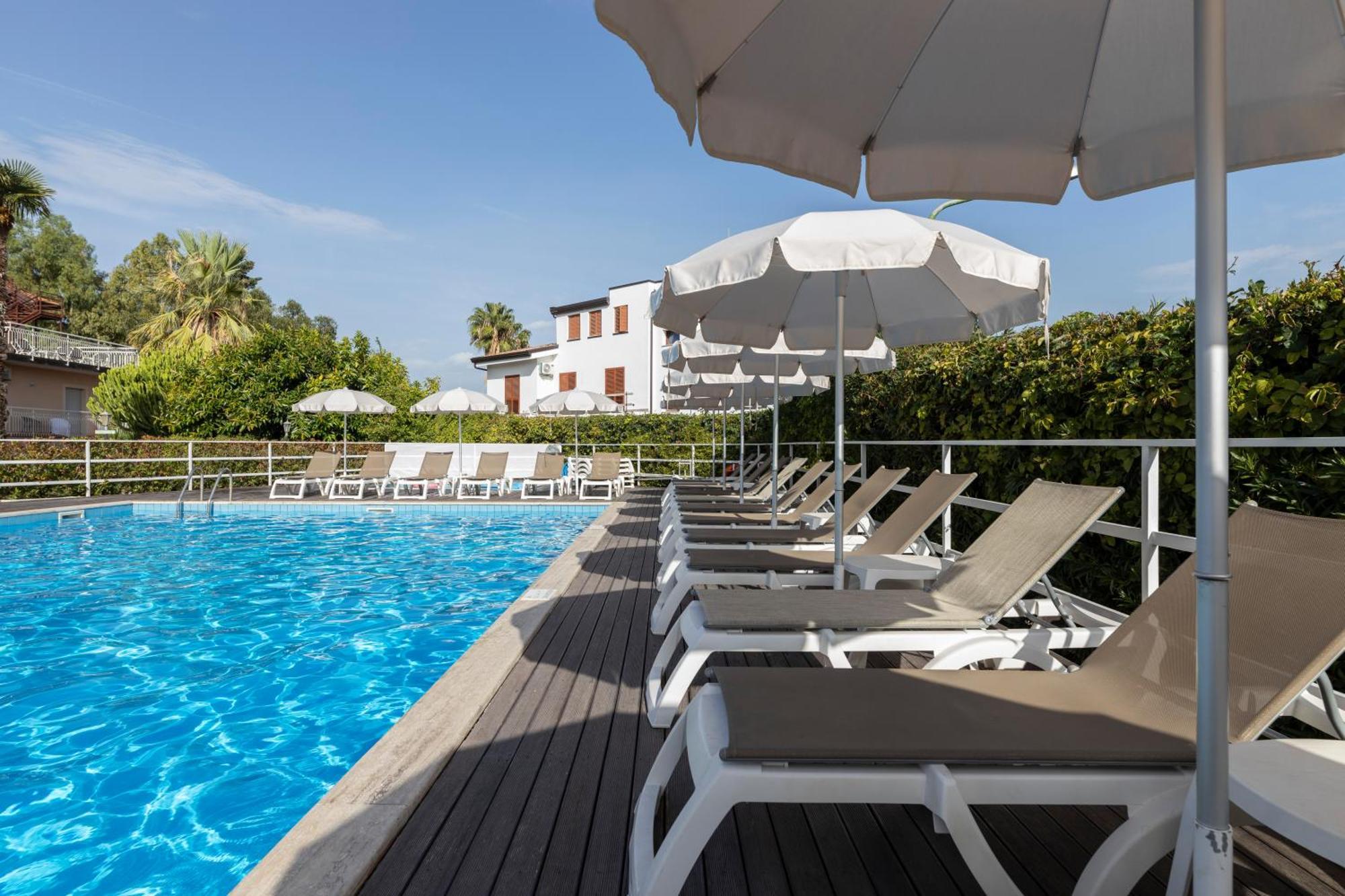 Residence Villa Giardini Екстер'єр фото