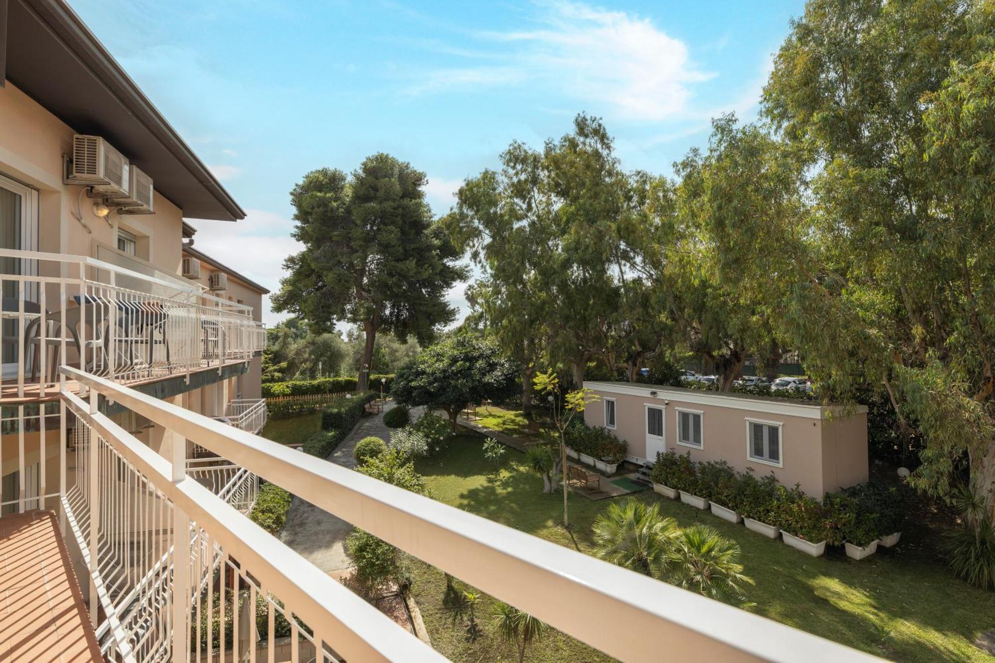 Residence Villa Giardini Екстер'єр фото